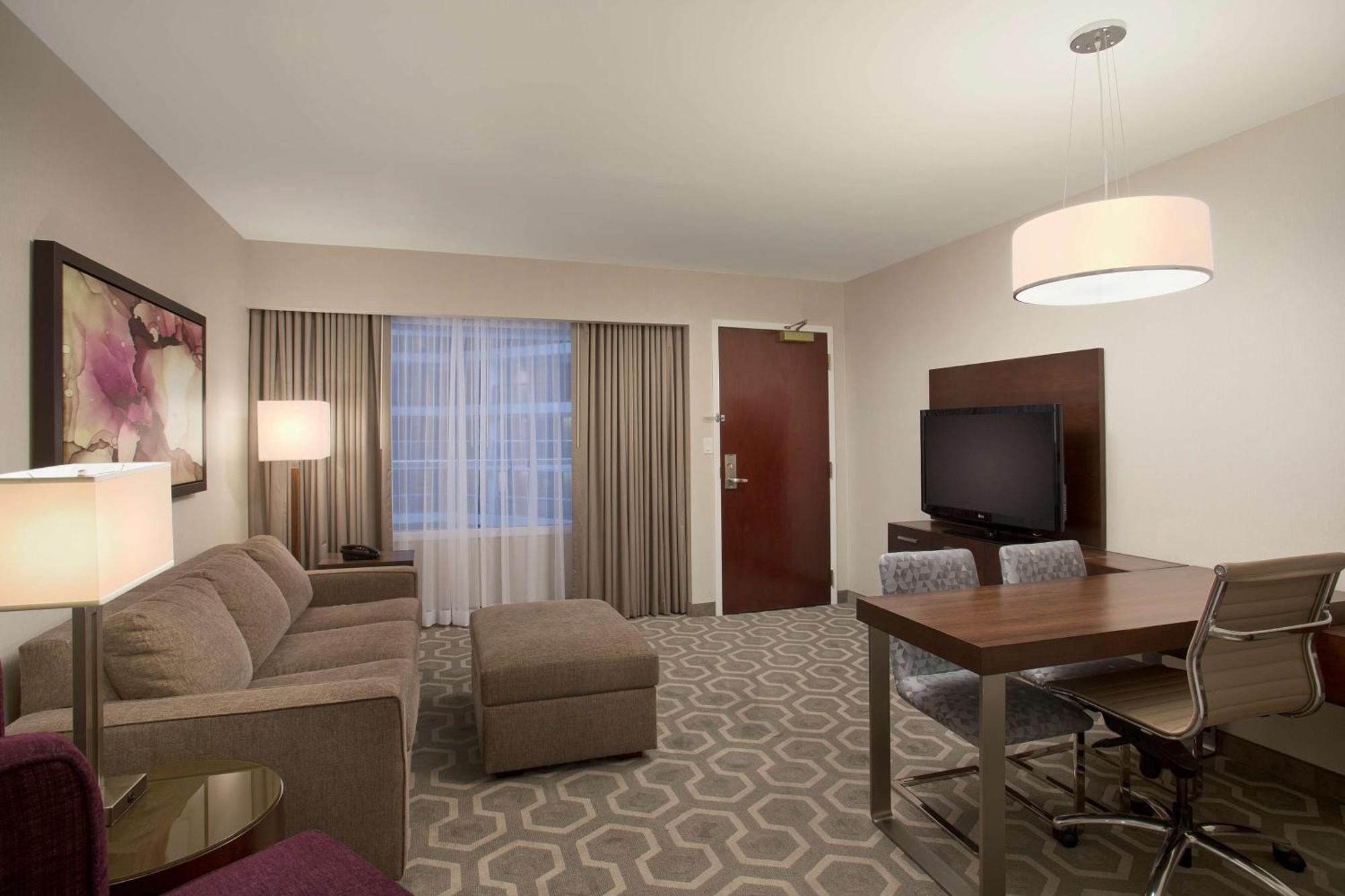 Hotel Embassy By Hilton D.c. Georgetown 3*
